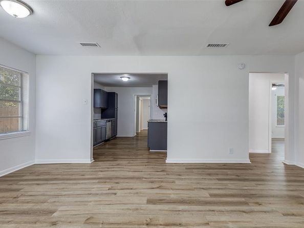 217  Ridgeway Avenue , Azle Texas 76020