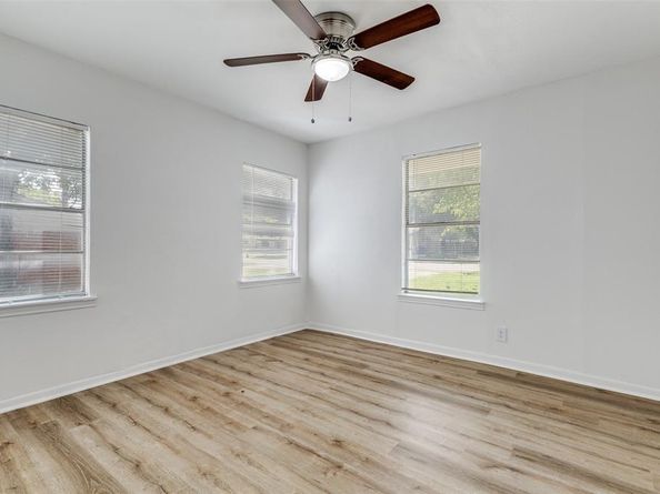 217  Ridgeway Avenue , Azle Texas 76020