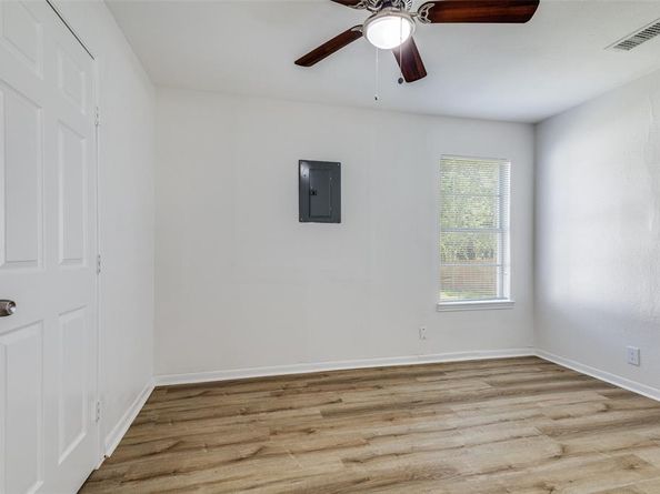 217  Ridgeway Avenue , Azle Texas 76020