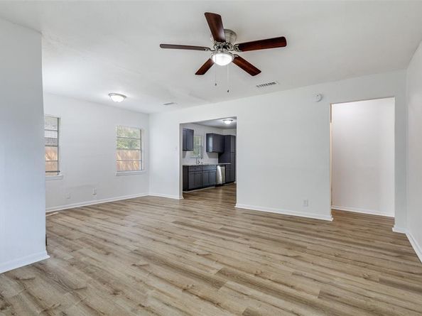 217  Ridgeway Avenue , Azle Texas 76020