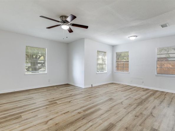 217  Ridgeway Avenue , Azle Texas 76020