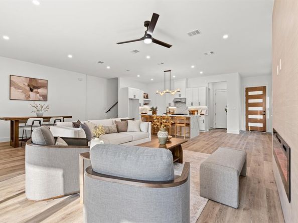 2001  Hearne Avenue  101, Dallas Texas 75208