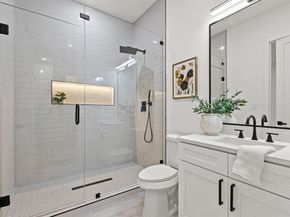 2001  Hearne Avenue  101, Dallas Texas 75208