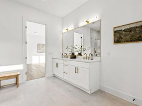 2001  Hearne Avenue  101, Dallas Texas 75208