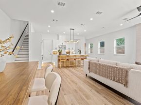 2001  Hearne Avenue  101, Dallas Texas 75208