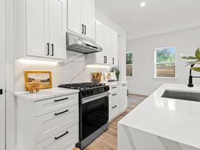 2001  Hearne Avenue  101, Dallas Texas 75208