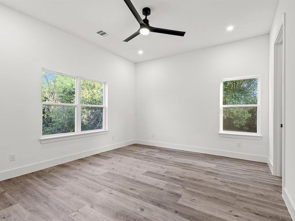 2001  Hearne Avenue  101, Dallas Texas 75208