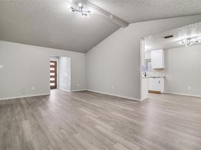 6815  Umphress Road , Dallas Texas 75217