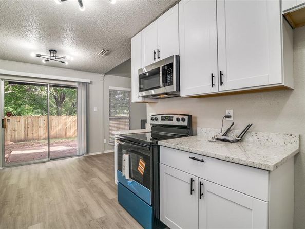 6815  Umphress Road , Dallas Texas 75217