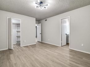 6815  Umphress Road , Dallas Texas 75217