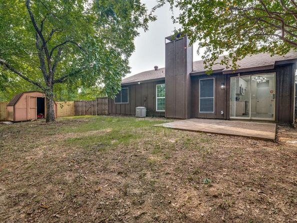 6815  Umphress Road , Dallas Texas 75217
