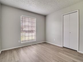 6815  Umphress Road , Dallas Texas 75217