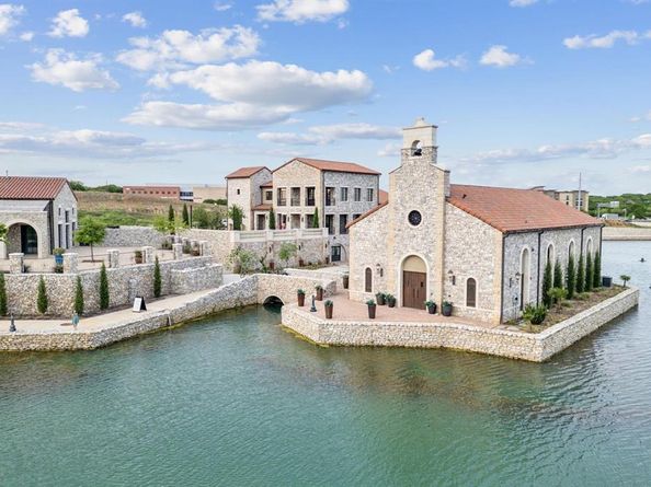 28  Comillas Drive , Westlake Texas 76262