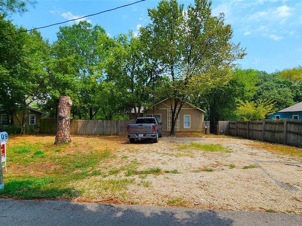 1309  Bridges Street , Denton Texas 76208