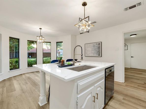 2901  Warren Circle , Irving Texas 75062