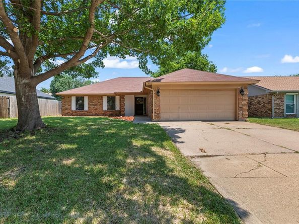 6211  Minuteman Lane , Arlington Texas 76002