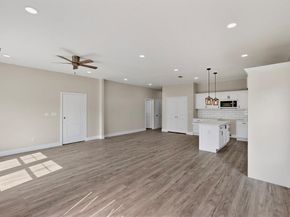 6728  Manitoba Avenue , Dallas Texas 75241