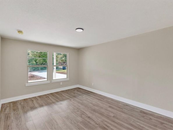 6728  Manitoba Avenue , Dallas Texas 75241