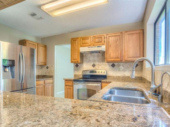 610  Valley Mills Drive , Arlington Texas 76018