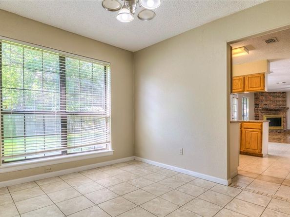 610  Valley Mills Drive , Arlington Texas 76018