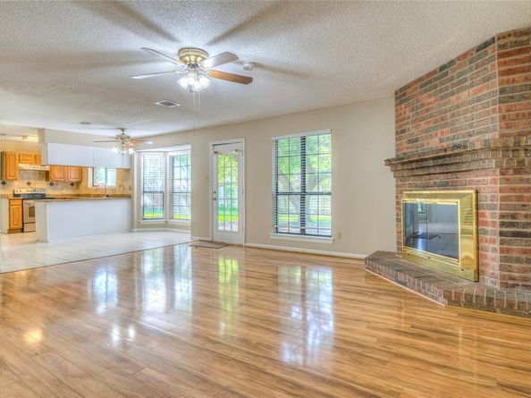 610  Valley Mills Drive , Arlington Texas 76018