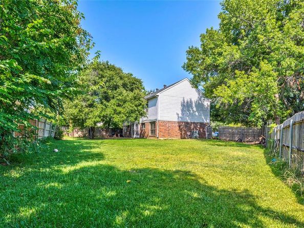 610  Valley Mills Drive , Arlington Texas 76018