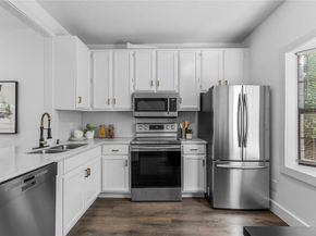 2807  Throckmorton Street  103, Dallas Texas 75219