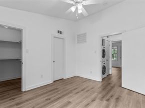 2807  Throckmorton Street  103, Dallas Texas 75219