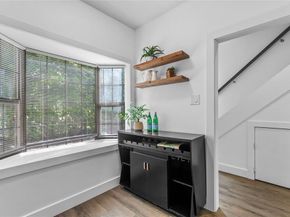 2807  Throckmorton Street  103, Dallas Texas 75219