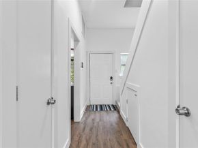 2807  Throckmorton Street  103, Dallas Texas 75219