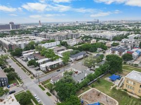 2807  Throckmorton Street  103, Dallas Texas 75219