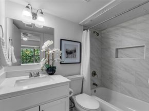 2807  Throckmorton Street  103, Dallas Texas 75219