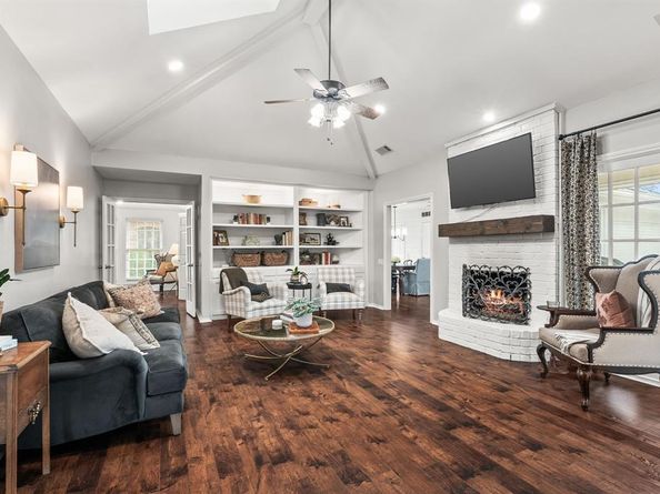 3809  Kelly Boulevard , Carrollton Texas 75007