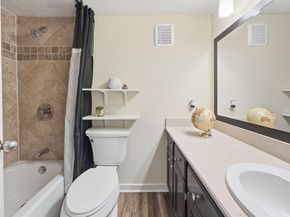 4402  Holland Avenue  202, Dallas Texas 75219