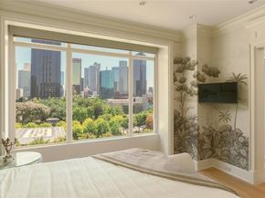 2025  Woodall Rodgers Freeway  52, Dallas Texas 75201