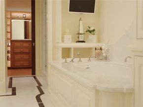 2025  Woodall Rodgers Freeway  52, Dallas Texas 75201