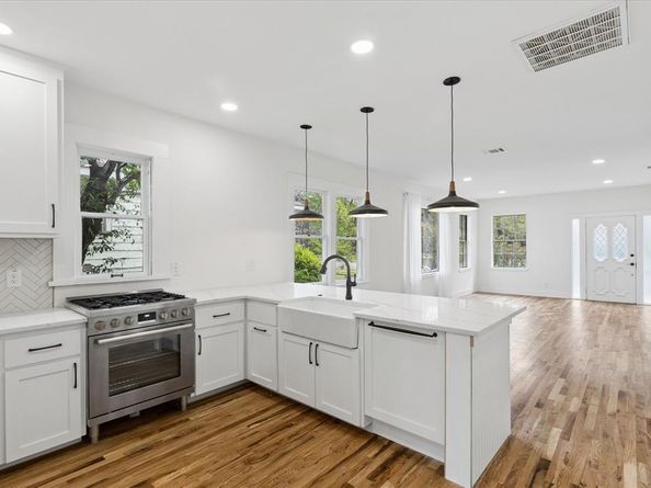 2250  Lipscomb Street , Fort Worth Texas 76110
