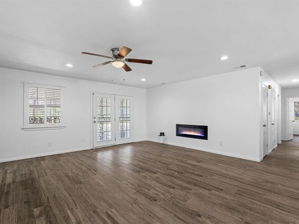 5605  Wales Avenue , Fort Worth Texas 76133