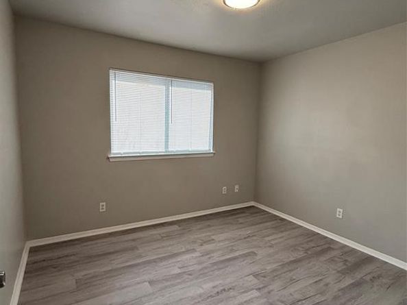 1433 N Bluegrove Road , Lancaster Texas 75134