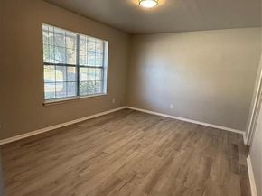 1433 N Bluegrove Road , Lancaster Texas 75134