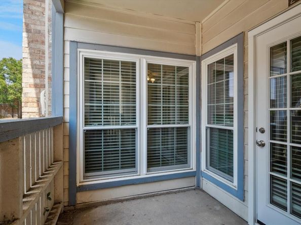 1601  Marsh Lane  208, Carrollton Texas 75006