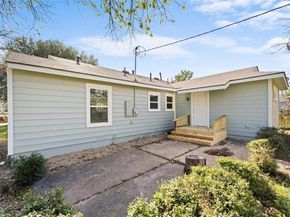 2661  Hudspeth Avenue , Dallas Texas 75216