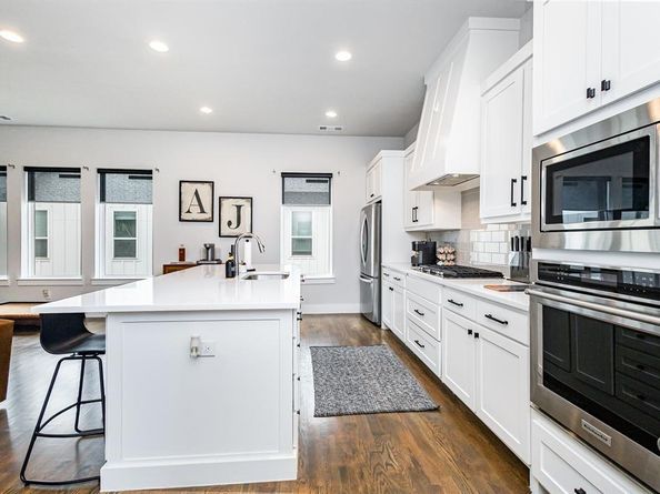 1120  Lavender Ridge , Dallas Texas 75204