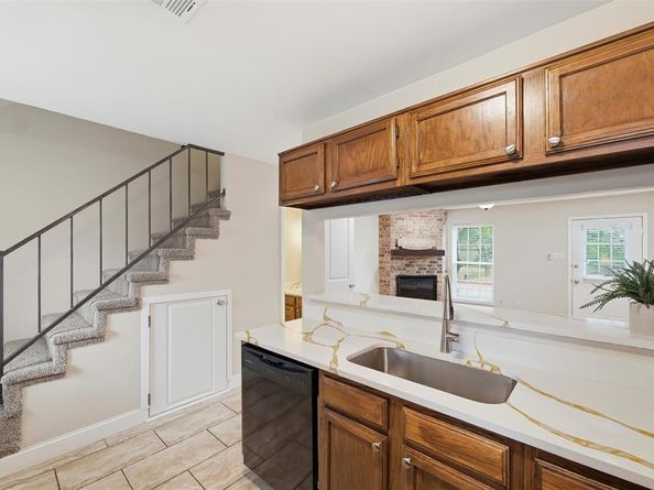 112  Churchill Lane , Euless Texas 76039