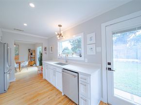 627 N Oak Cliff Boulevard , Dallas Texas 75208