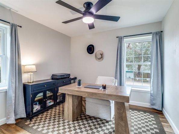 2217  Longwood Lane , Dallas Texas 75228