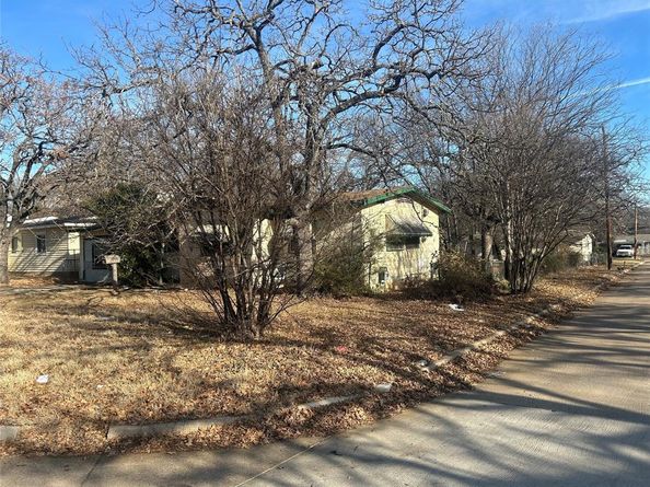 6329  Ava Court Drive , Fort Worth Texas 76112