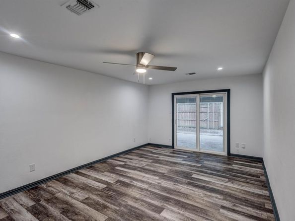 2540  Prichard Lane , Dallas Texas 75227