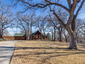 424  Inwood Road , Azle Texas 76020