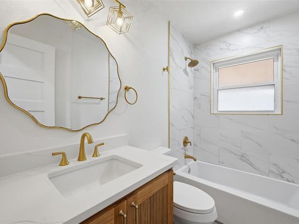 2713  Mission Street , Fort Worth Texas 76109